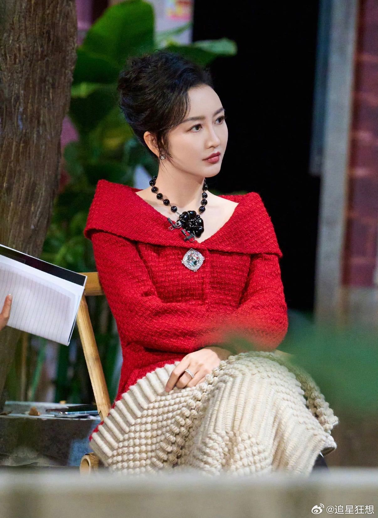 戚薇王鸥你俩一起过刚刚好大侦探你赚钱养娃我全心陪伴，两美女带一个娃，这种家庭模式