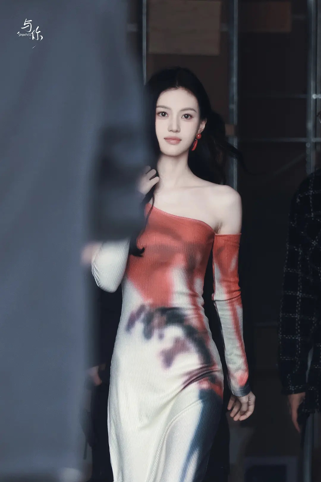 谁来买股沈羽洁啊 科班演技灵172高妹，对粉丝真诚会营业，看脸就很聪明的小女孩 