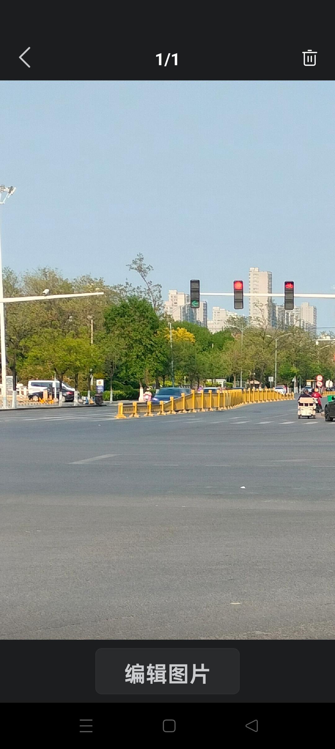 燕郊行宫大街，始建于清康熙初年，是专为皇帝东巡所建，素有有“天子脚下，御驾行宫”