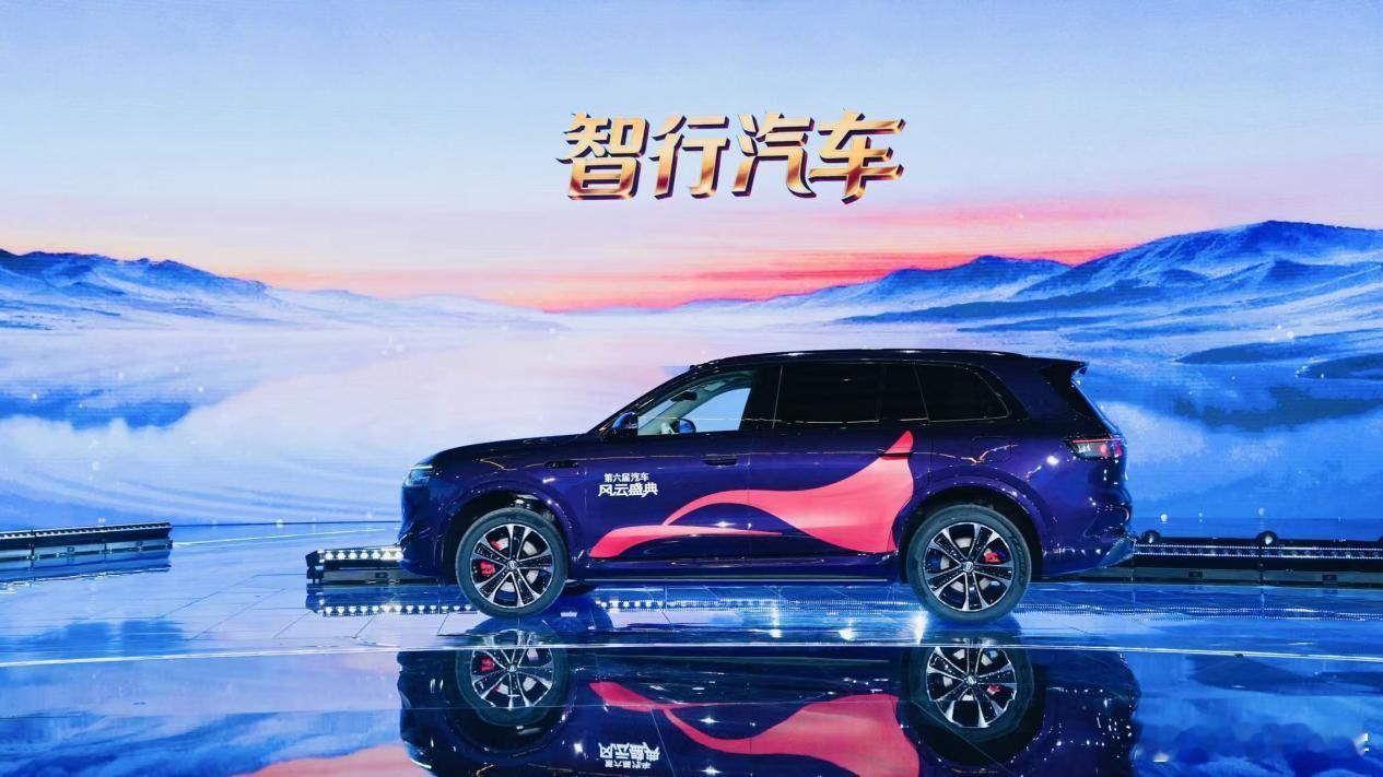 问界M8年前不是拿了这个奖嘛，除了奖项本身云云，唠几句别的吧：问界整个品牌感觉在