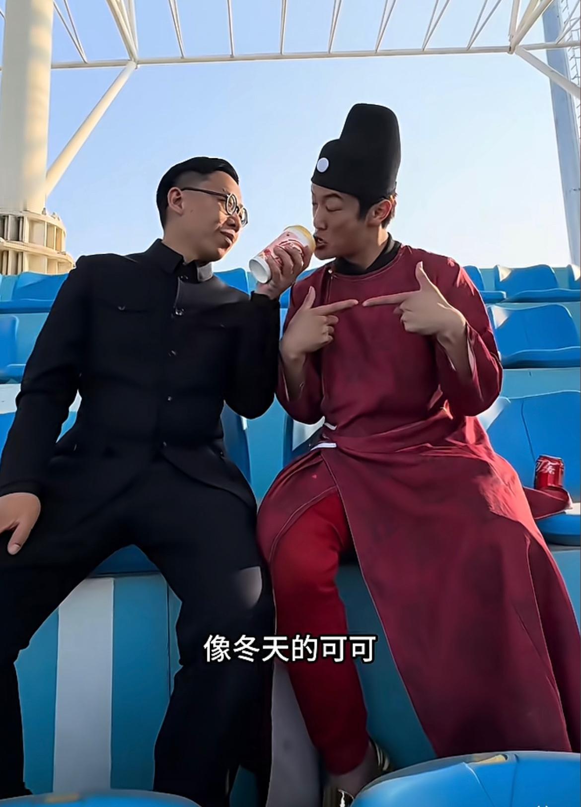 《清末明初溥仪与重八的友情》，太过抽象的视频，让人猝不及防[允悲]

溥仪 朱元