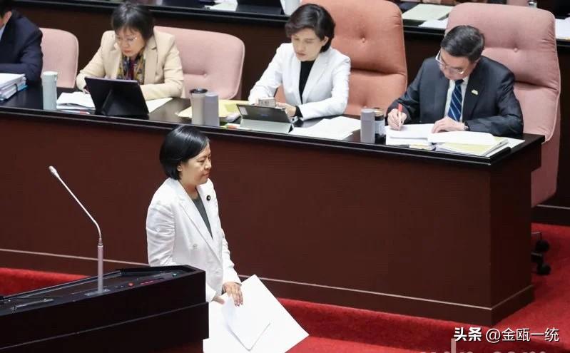 李贞秀当面再批欺负陆配 卓荣泰、刘世芳低头不理会

民众党立委李贞秀今天（20日