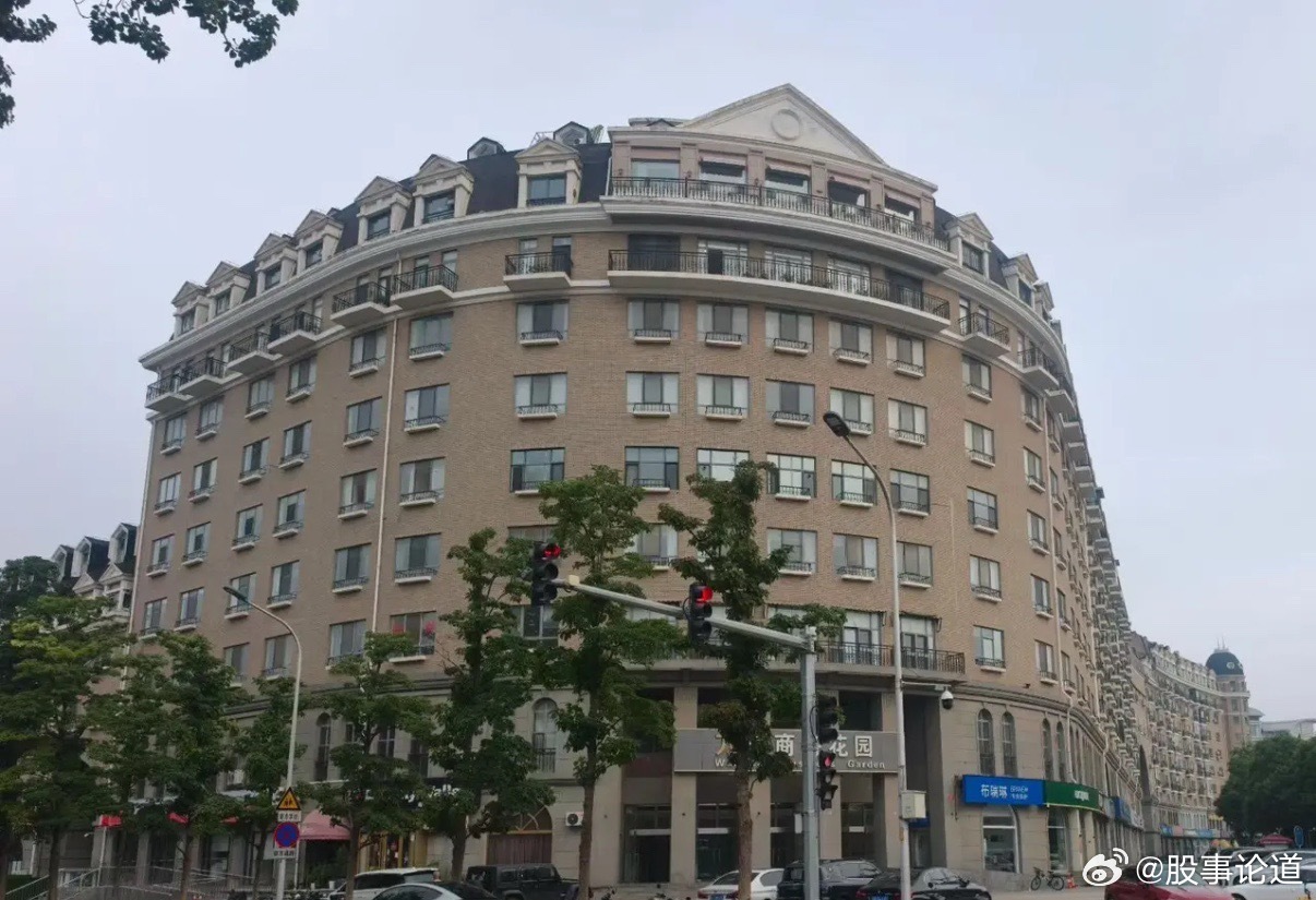a股牛市已经结束了！抱团炒作已经分崩离析，高位股a杀，七月腰斩无数。特别是高价，
