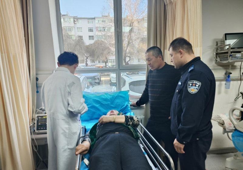 【男子误将美甲胶水滴入妻子眼睛 】“警察同志，快救救我老婆！我把美甲胶水当成眼药