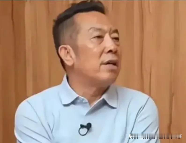 预制菜风波”沉默100天后，贾国龙icon终于首次公开发声了。他直言：“当初犯了