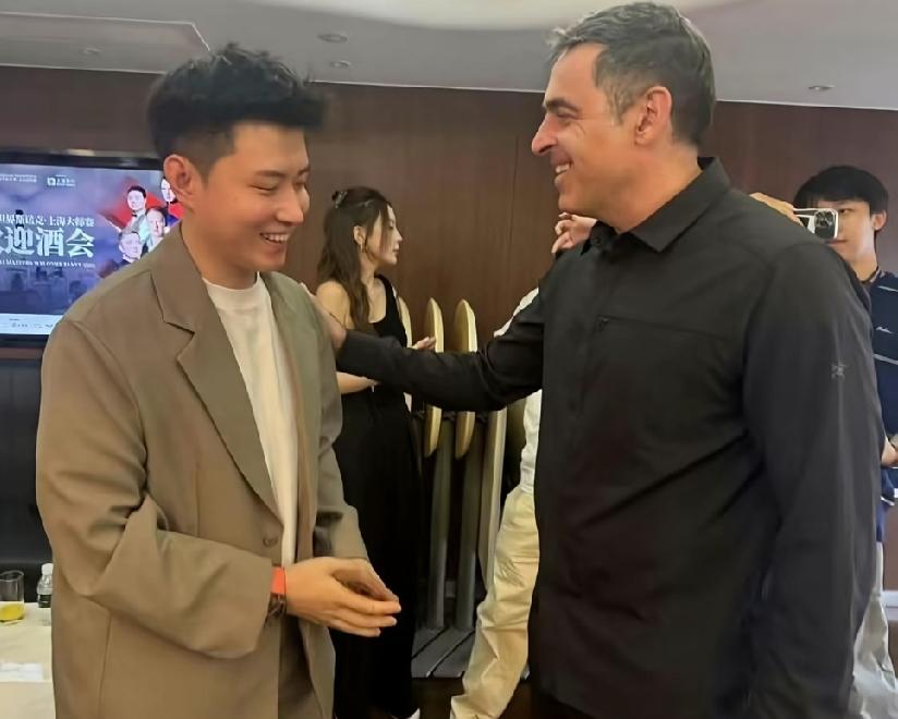 不懂就问，斯诺克最后的清彩阶段，就剩一颗黑球，甲方领先7分，甲方进攻，把黑球打进