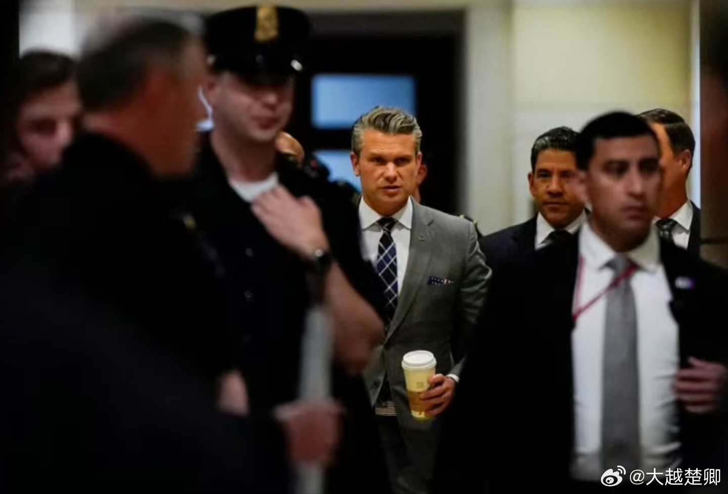 美军确认，伊拉克坠机上6人全死。 