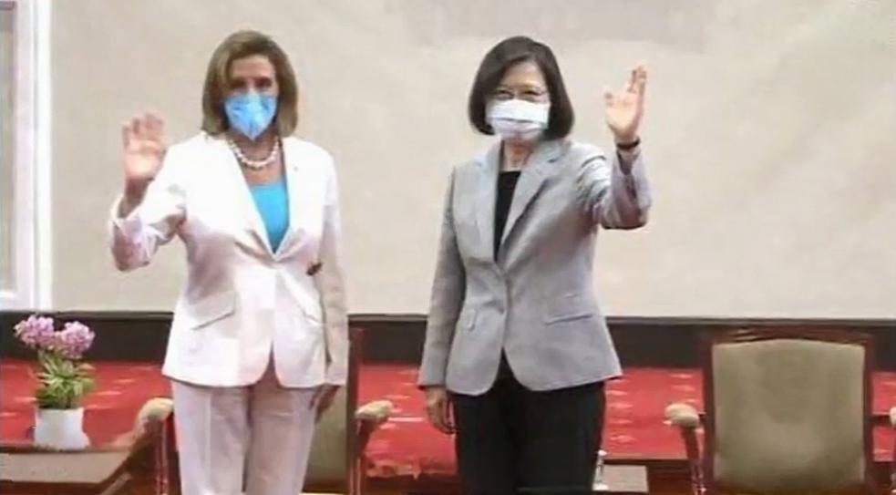 佩洛西终于走了！85岁该是颐养天年，享天伦之乐，还出来得瑟啥？

美国众议院前议