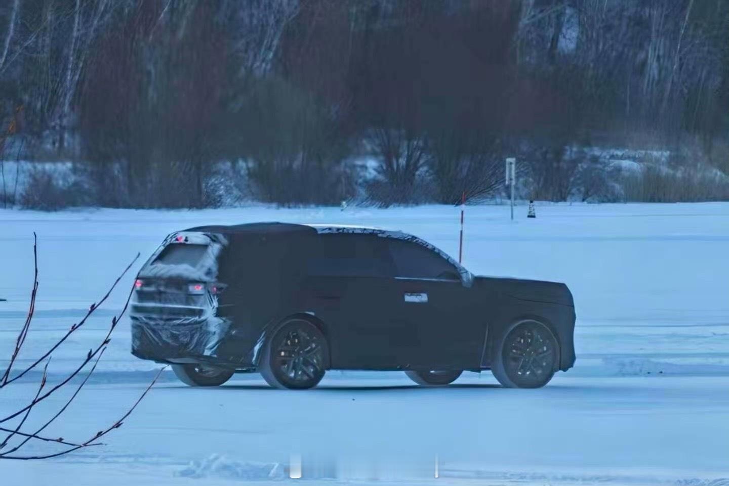 网传配图是理想的测试车这伪装确实有点像但我也拿不太准各位火眼精金来猜猜呗新能源大