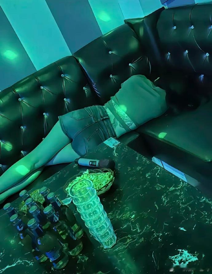 唱歌邂逅漂亮女生，本觉美好，谁知她竟躺着不走了😅 这意外状况，真让人哭笑不得呀
