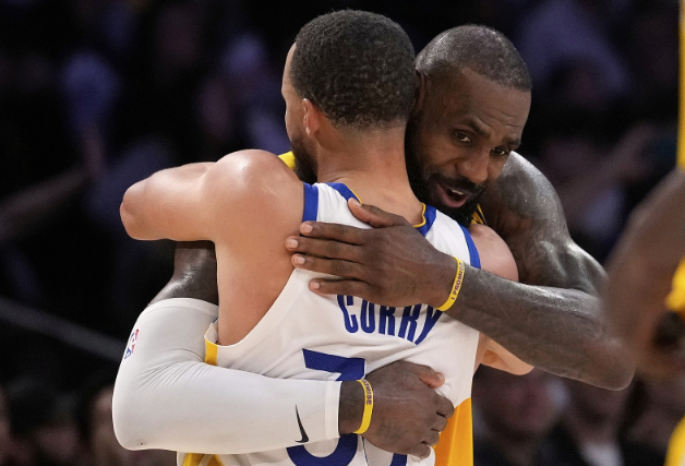 近日美国著名评论员Skip和前NBA球员尼克·杨、肯扬·马丁、拉沙德·麦坎茨、布