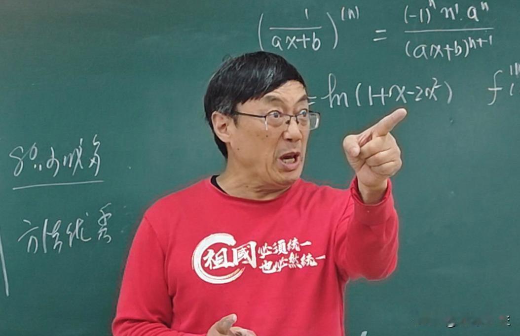 汤家凤老师对老胡灵魂拷问，媒体人必须要政治素质过硬，政治背景要纯净，可老胡发文只