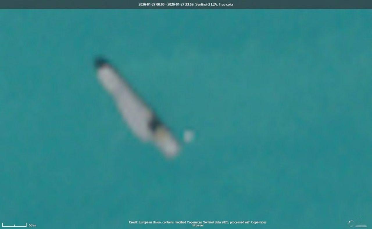 美国无人侦察机MQ-4C Triton 在波斯湾伊朗一侧班达尔阿巴斯港附近海域发