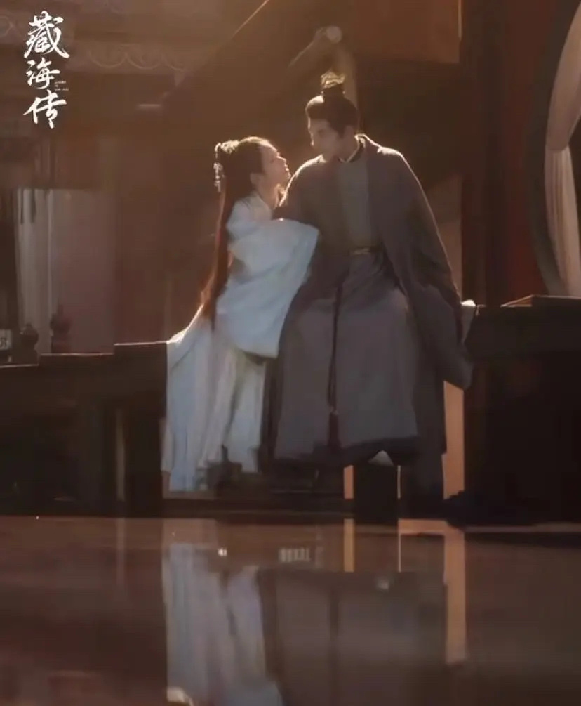 《藏海传》有自己的体型差，女主小鸟依人，挺形象的，男主这么大只，我还记得《陈情令