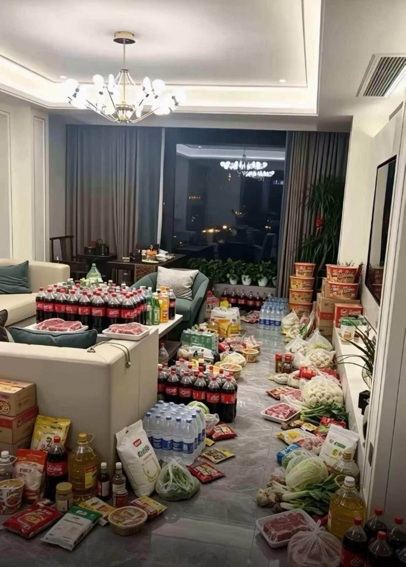 听说台风要来了，就囤了些货，大家帮我来看看够不够？还缺啥？台风巴威