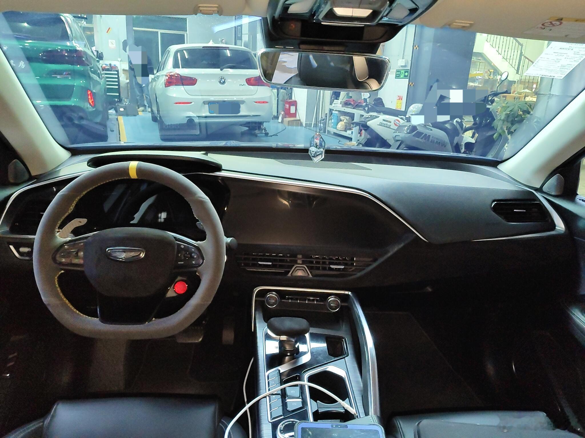 花钱改装车，卖的时候更亏？前两天验了一台“精神小伙”的座驾，2020年的吉利星越