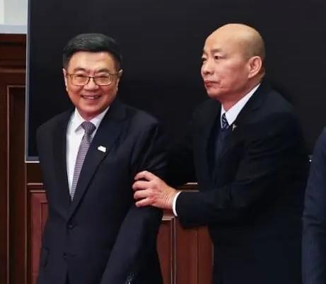 没想到韩国瑜被打脸这么快，就在8月18日，台行政机构宣布不副署“台湾儿少未来账户