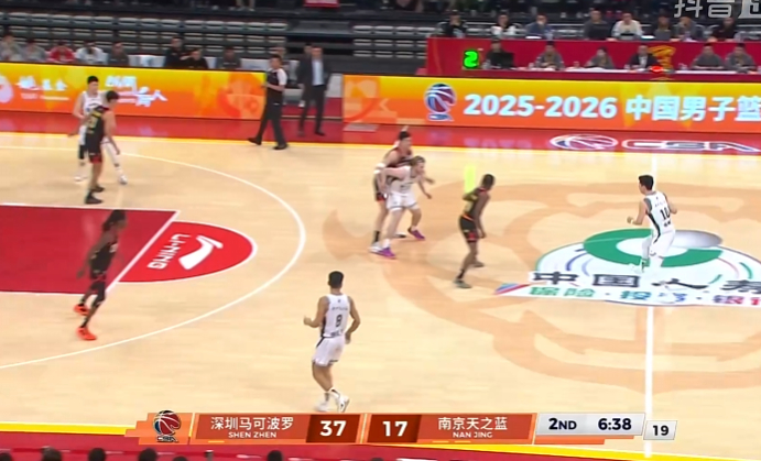 这比赛你就很奇怪，深圳队上一场是怎么输的同曦队。。。。。。深圳男篮vs同曦男篮