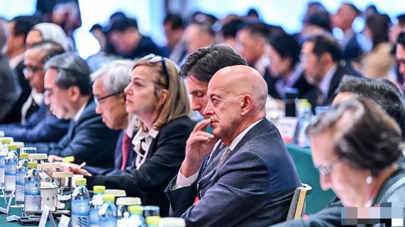 不搭理，日本想来中国
3月22日，中国发展高层论坛2026年年会如期举行，但无论