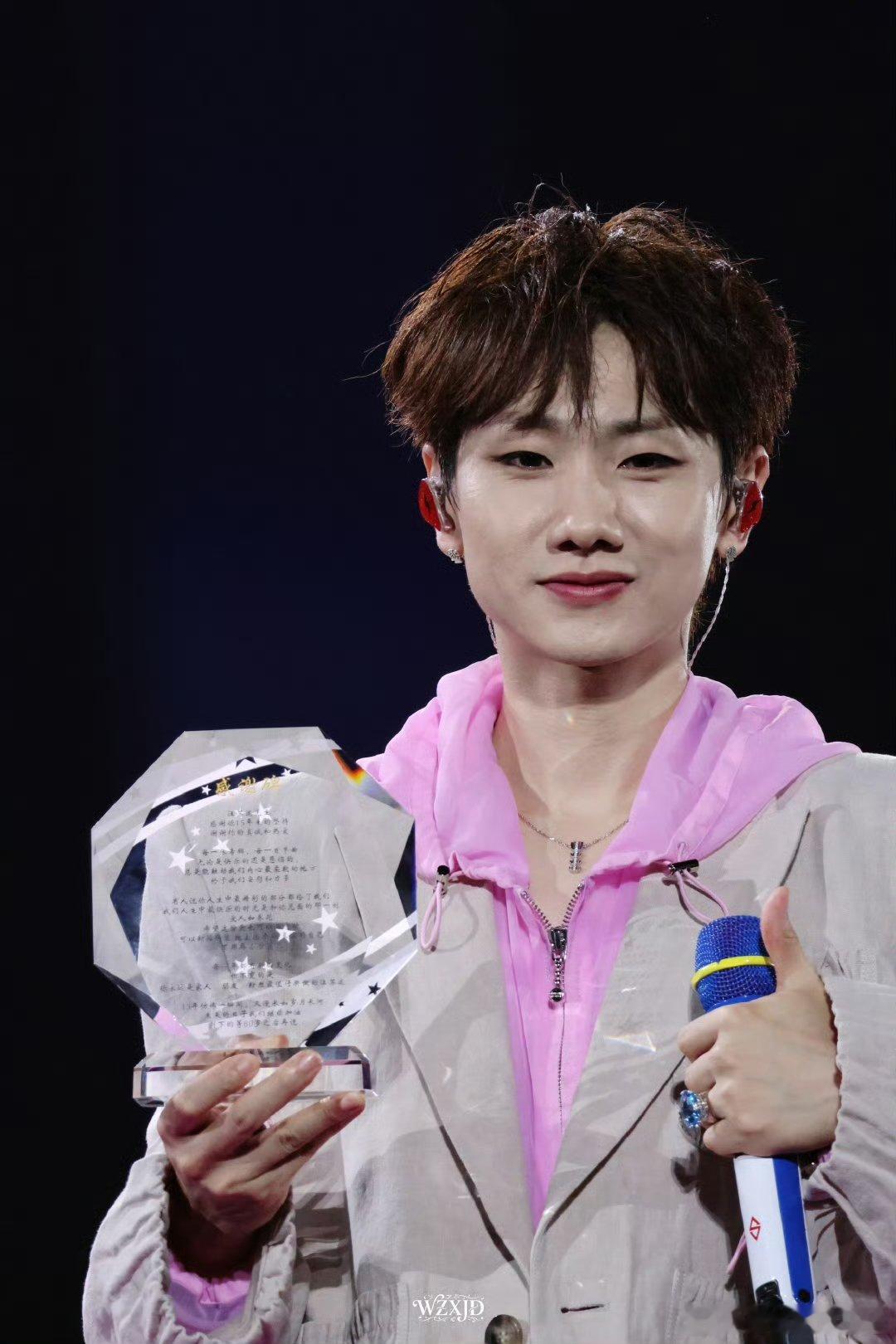 汪苏泷让爱抵达终于上桌了 汪苏泷台州演唱会给惊喜，《让爱抵达》经大转盘加入后首唱