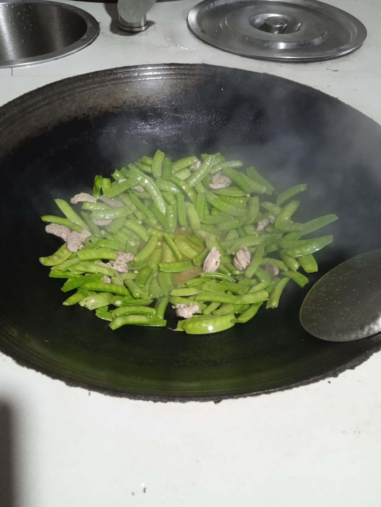 在老一辈人眼里，有下一代是人生头等大事，无论贫穷还是富有，没有下一代就失去了活着