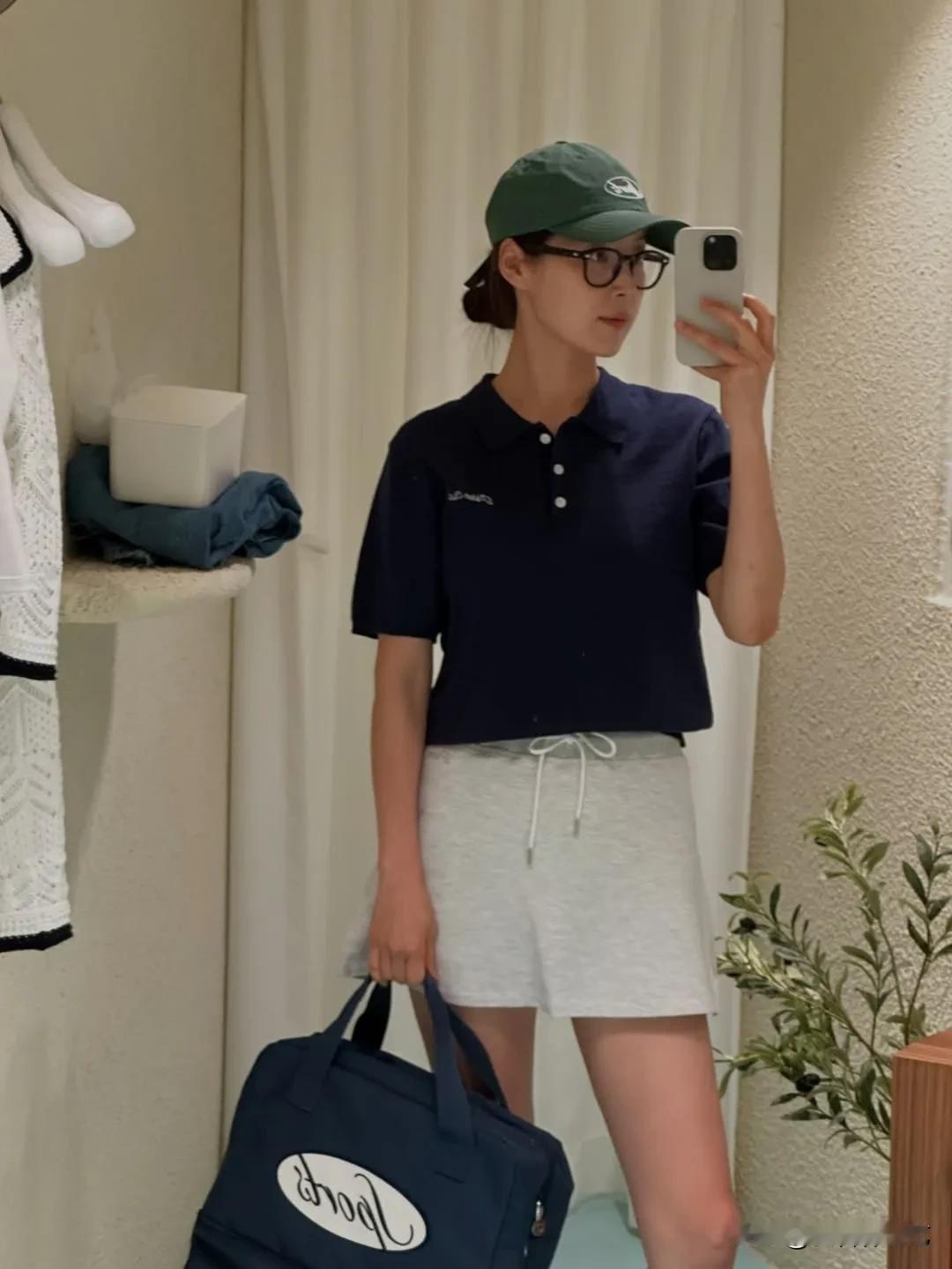 6月，演员韩智慧在自己的Instagram上上传了多张照片。公开的照片中，韩智慧