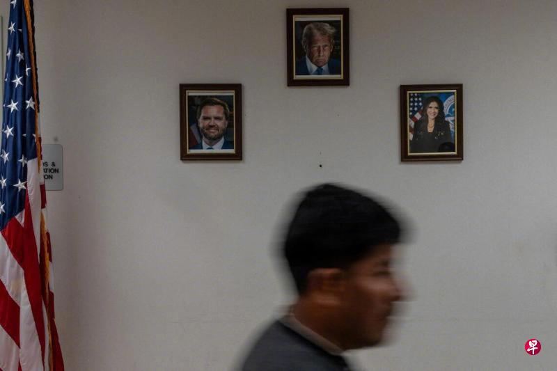 【美媒：美国暂停受理19国公民移民申请】据相关机构官员透露，特朗普政府已暂停所有