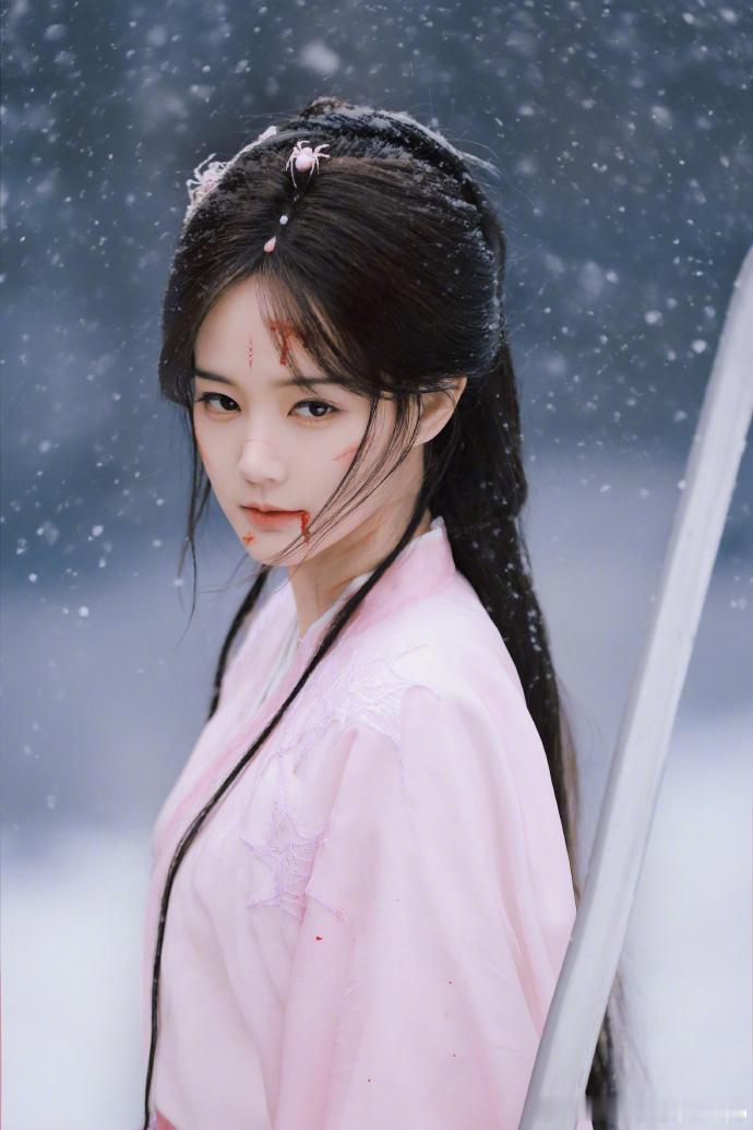 李一桐清瞳的绝密物料李一桐清瞳花絮好虐心！无特效原始表演，颤抖指尖 + 蓄泪眼神