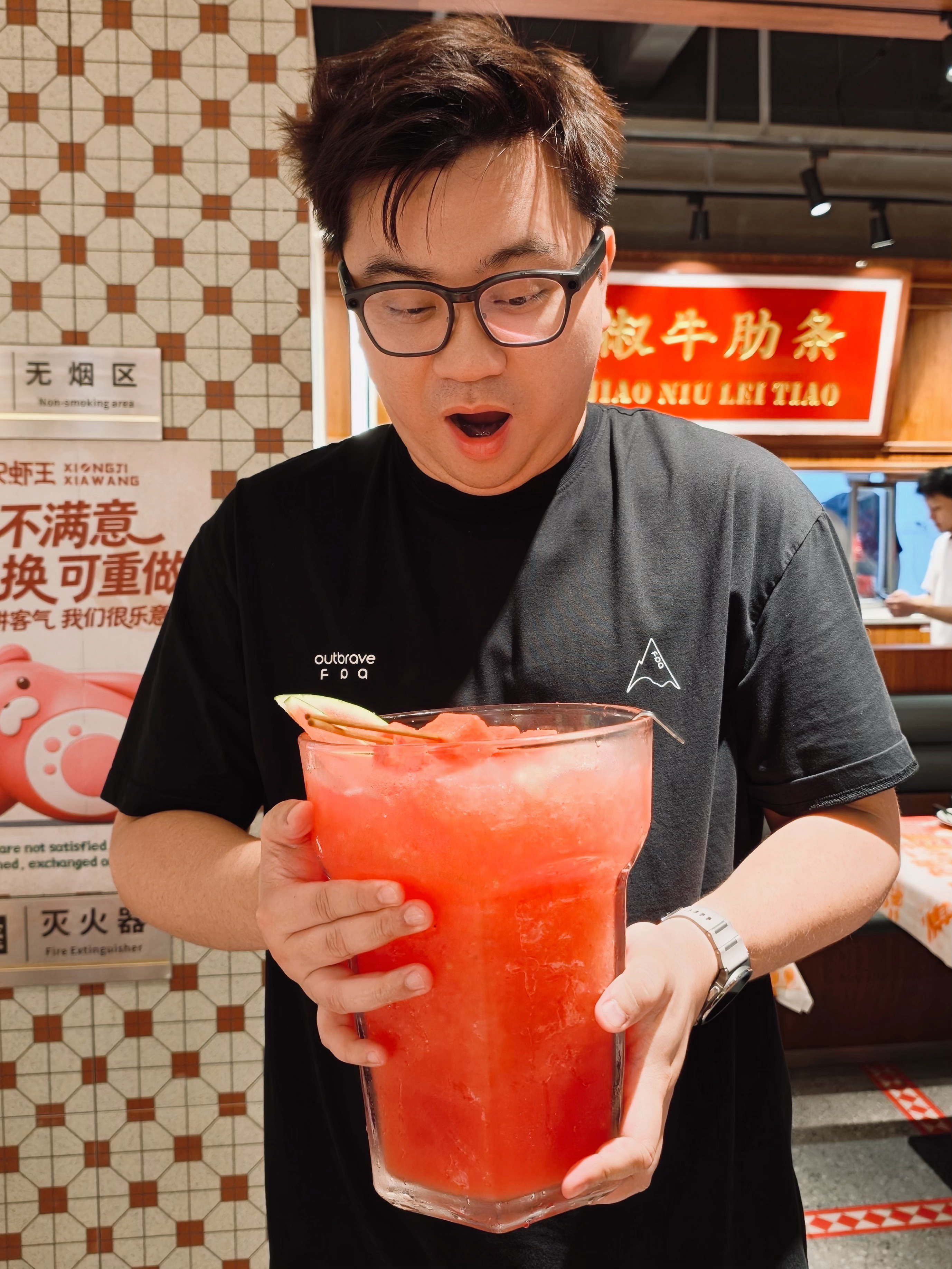 这雷霆尺寸一样的西瓜冰。。。 
