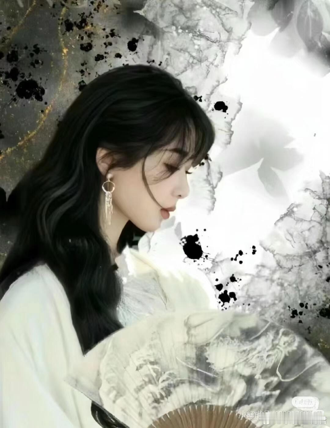 杨紫生命树白玉兰入围 在《生命树》里杨紫几乎褪去所有明星痕迹，素颜、接地气、情绪