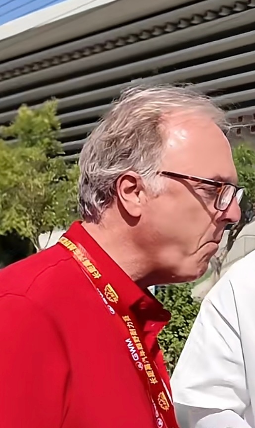 前丰田GR赛车与运动项目负责人Alain·Dujardyn出现在长城汽车敦煌拉力