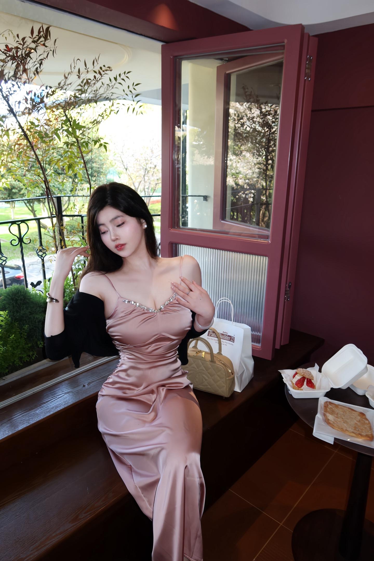 离人群越远 离自己越近。上热门