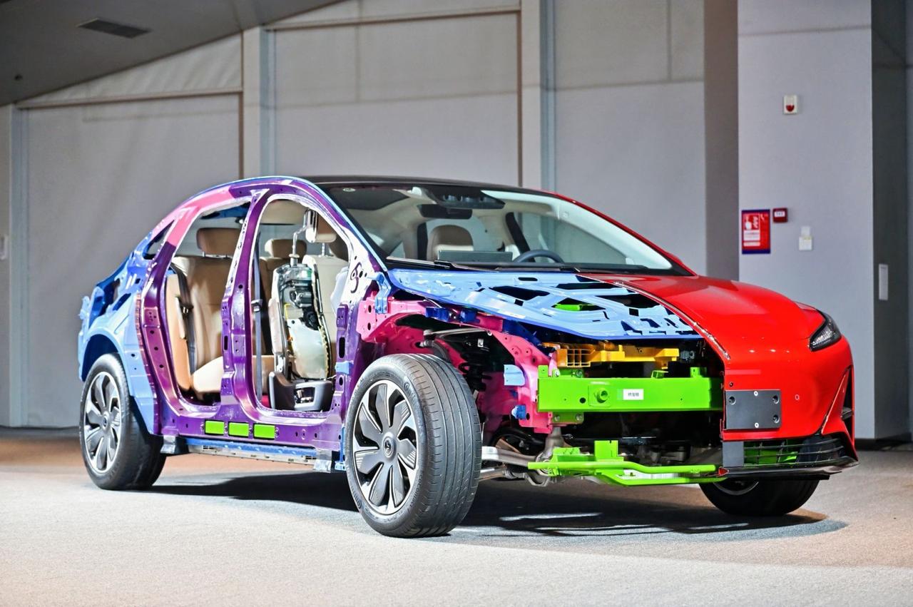 车盟快讯：在雨夹雪的天气，来参加红旗天工全天候安全·国标共鉴体验暨联合国“道路安