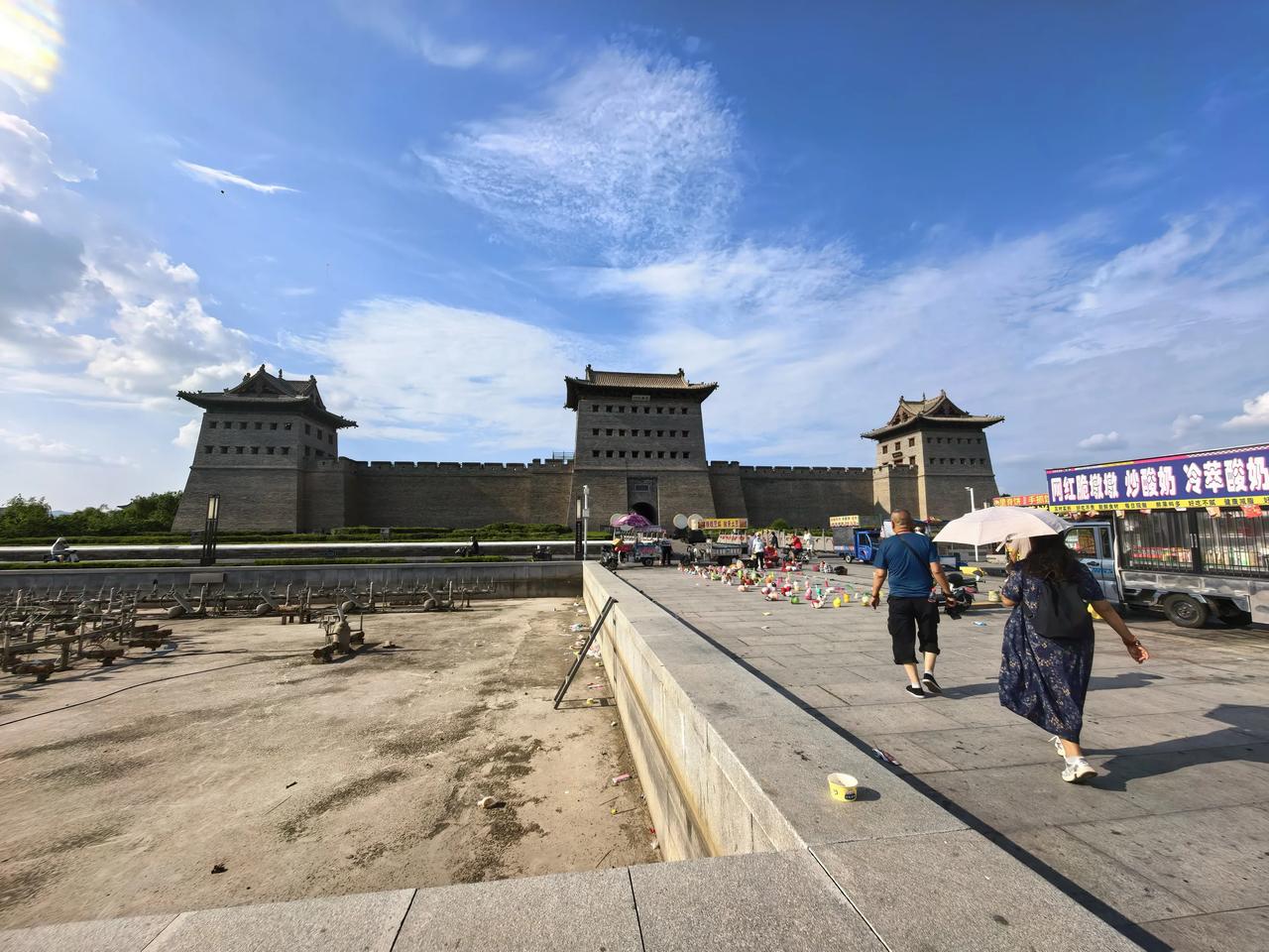 自从坚持抗阻训练和超慢跑后，我喜欢爬山了。

我一直不喜欢爬山。每次爬山都会累得