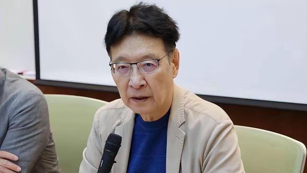 赵少康彻底被打垮了，也就是说赵少康的自信心被彻底打垮了。

一档节目里的讲解，让