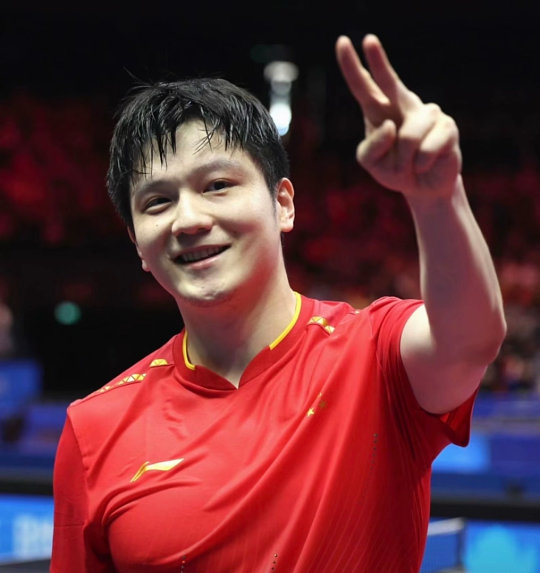 樊振东说最懂球的人都在身边樊振东这句“最懂球的人都在身边”，藏着顶尖运动员的清醒