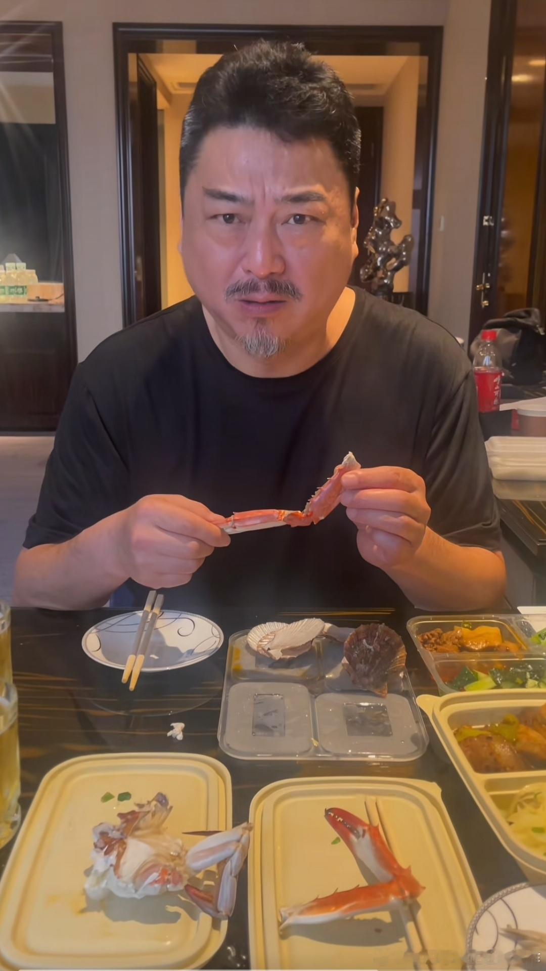 笔者非常喜欢的一位演员——李传缨。非常可爱，自带一丝喜感。九十年代上海拍的一些影