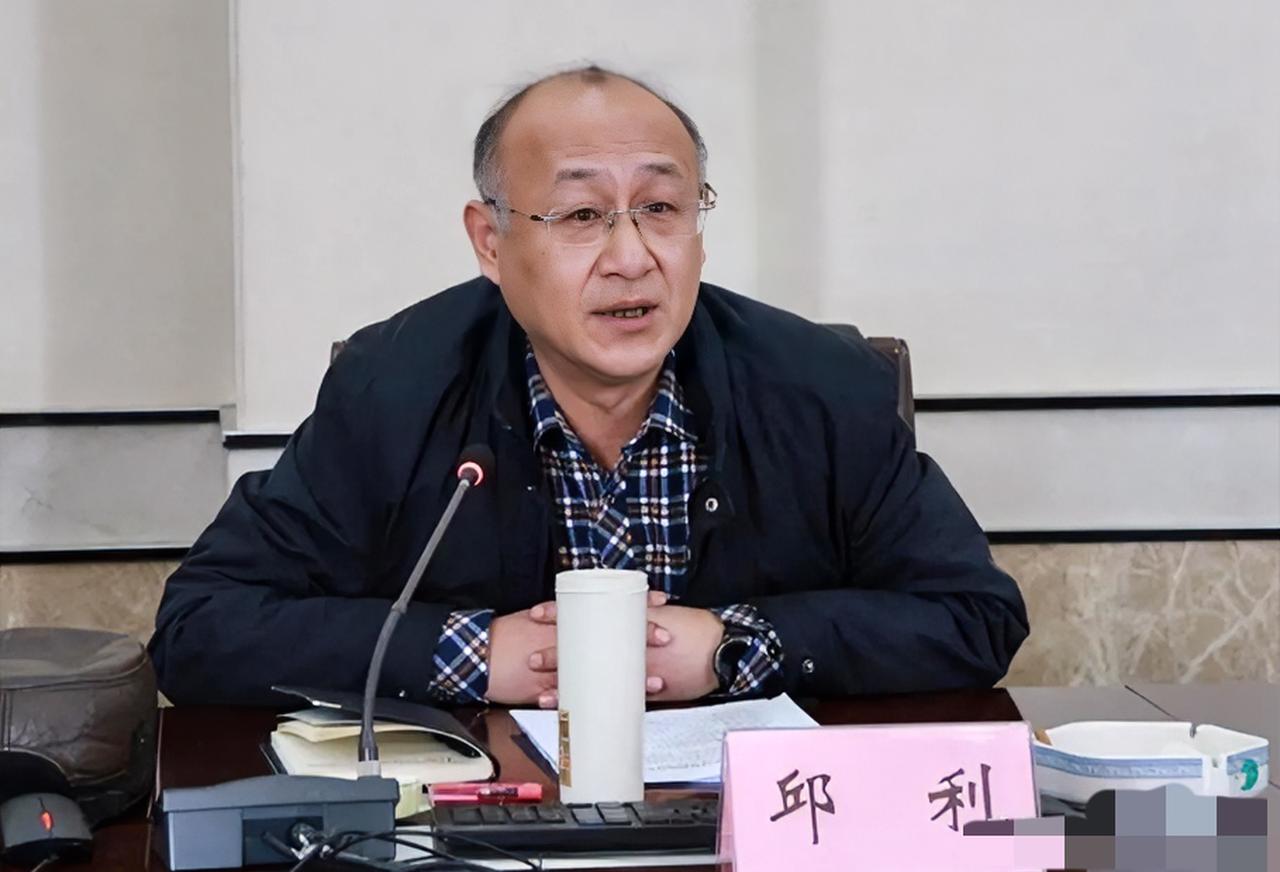 江西省检察院，原反贪局长，邱利，走了。不是倒在某个大案的调查现场，也不是因为一封