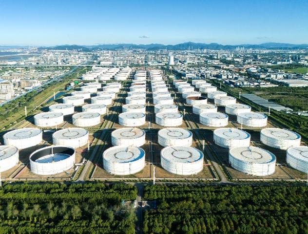 特朗普算盘: 海峡打打停停, 美国财团靠波动套利

霍尔木兹海峡与曼德海峡航运受