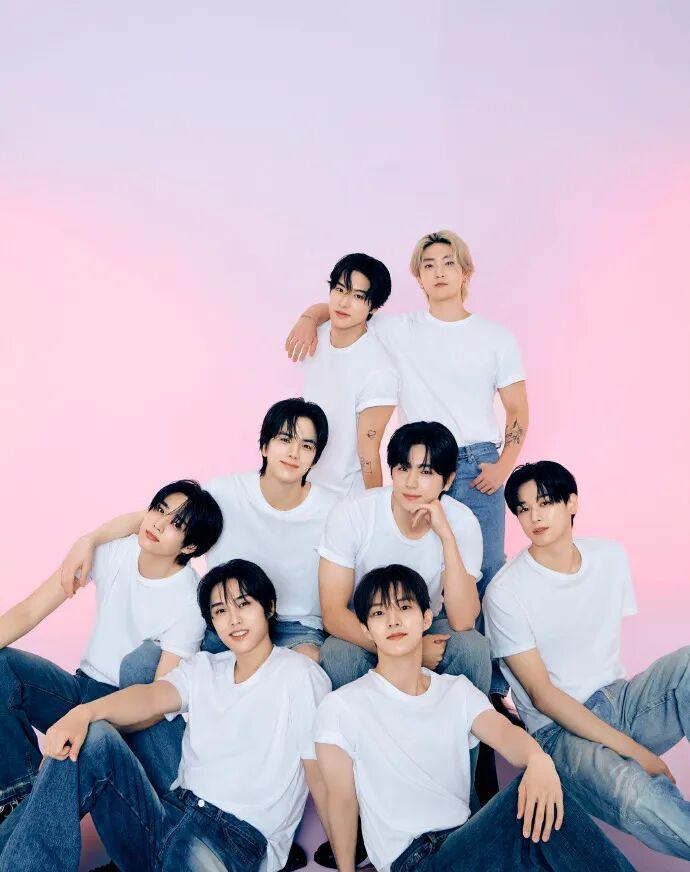 THE BOYZ全新公式照
 
 
 
 
 
 
 
 
 
 
 
 
 左