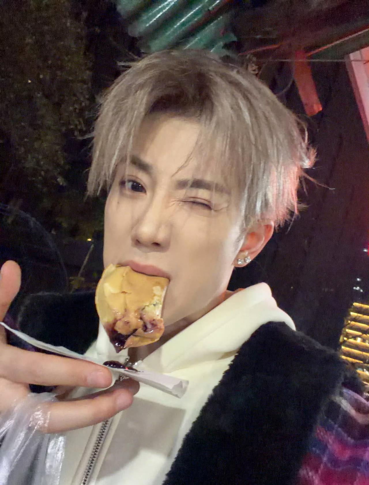 🌹心动记鹭本 

总有人会看到你眼底的光 我也想和你一同成长（这个小鹭卓好可爱