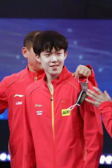 乒乓球亚洲杯男单赛场终见分晓。王楚钦一路过关斩将站上决赛舞台。对手张本智和实力不