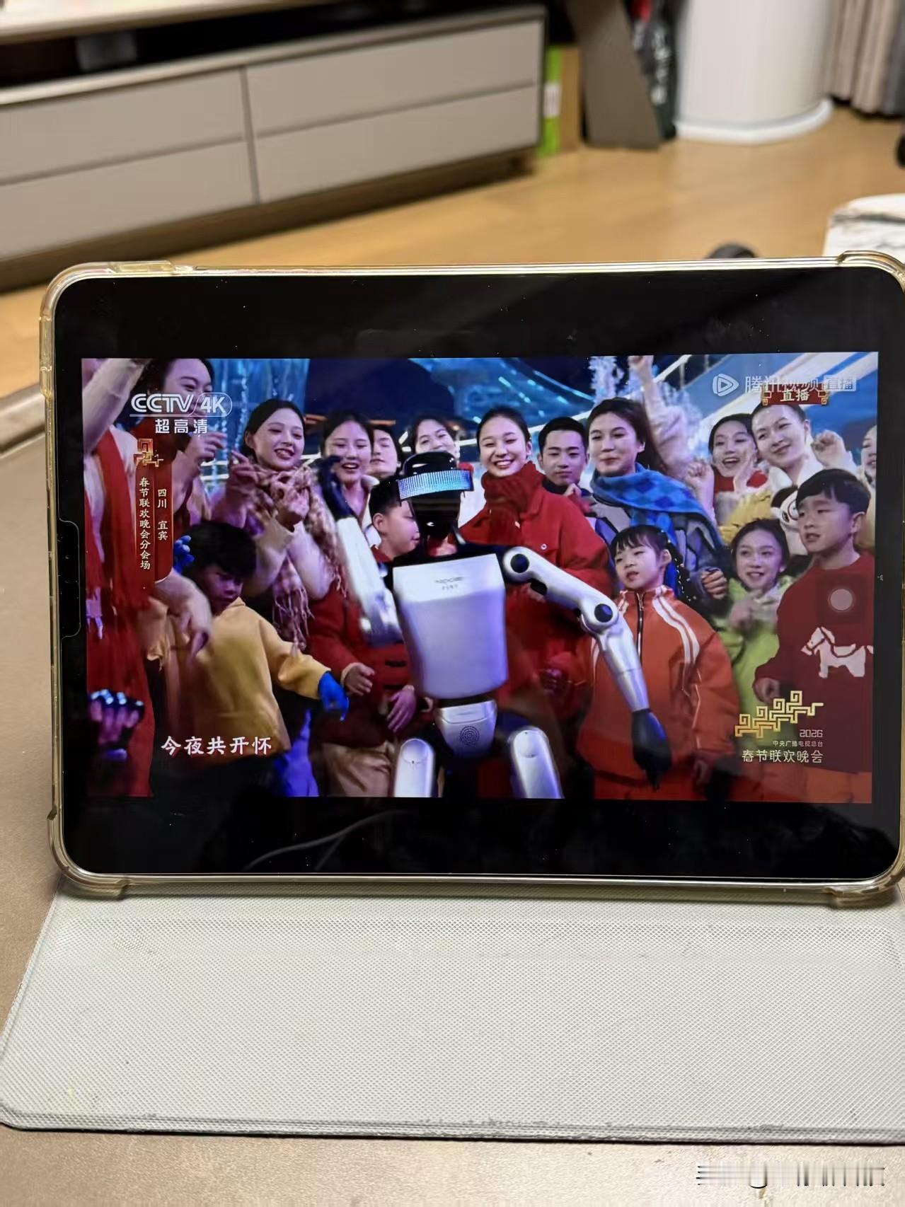 被春晚机器人惊艳！魔法原子大厨机器人捞面不粘不碎，端面平稳，自研算法与力控技术，