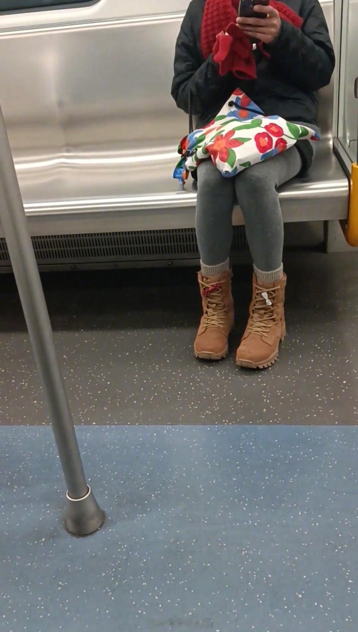 这是什么牌子的鞋？烽火问鼎计划