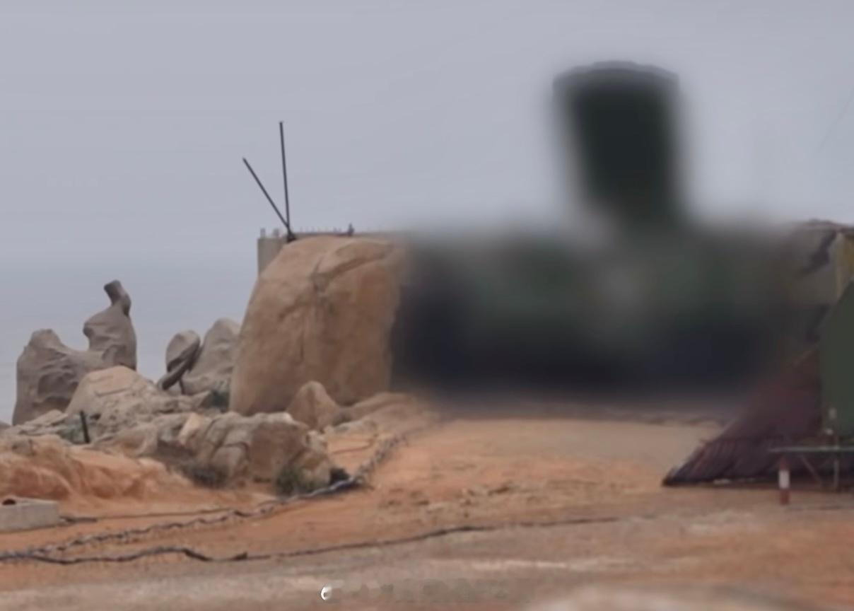 首见离开营区永固阵地，进行野外临时部署的东部战区空军地导某旅。发射阵地设置比较讲