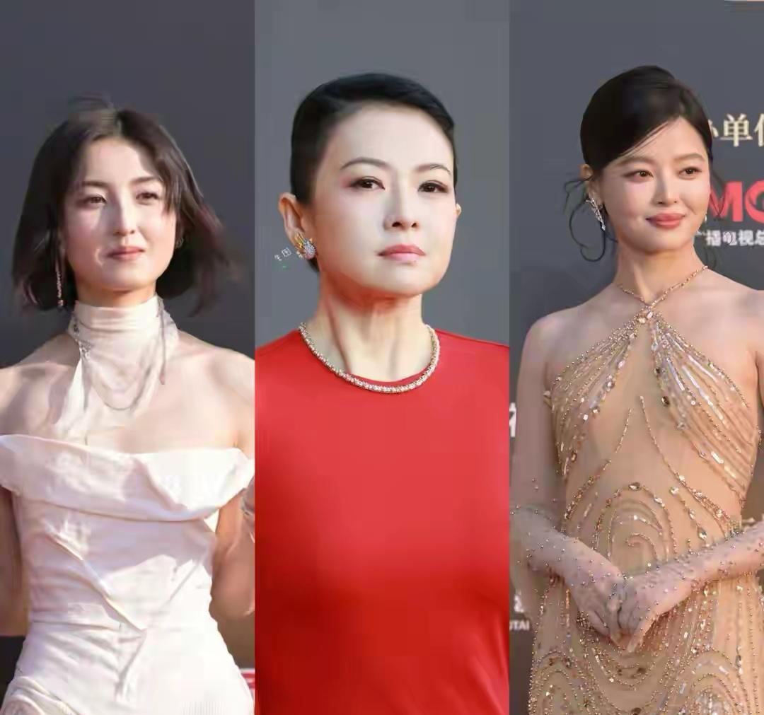 CMG中国电影盛典上，章子怡穿红色紧身裙走红毯，被网友说脸肿、小腹微凸，状态看着