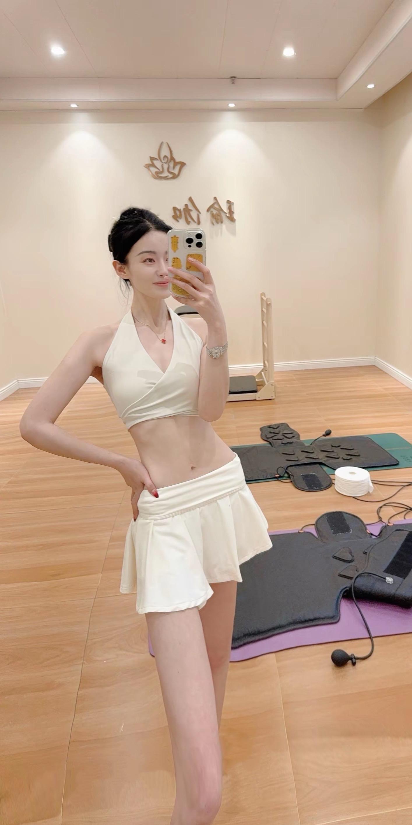 体态中见自信的力量，打磨自己的过程很疼，但终究能塑造一个更好的自己.
