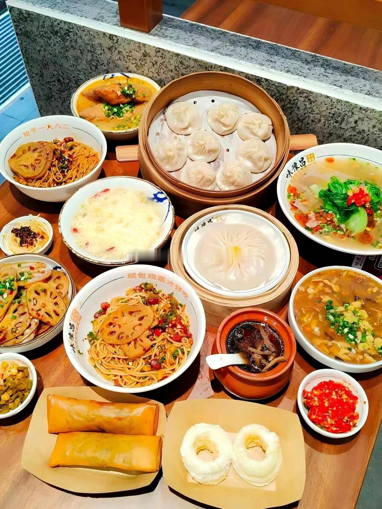 【英雄城交通•航空 | 月满华诞・味聚昌北 南昌机场双节餐饮福利来袭，消费打卡解