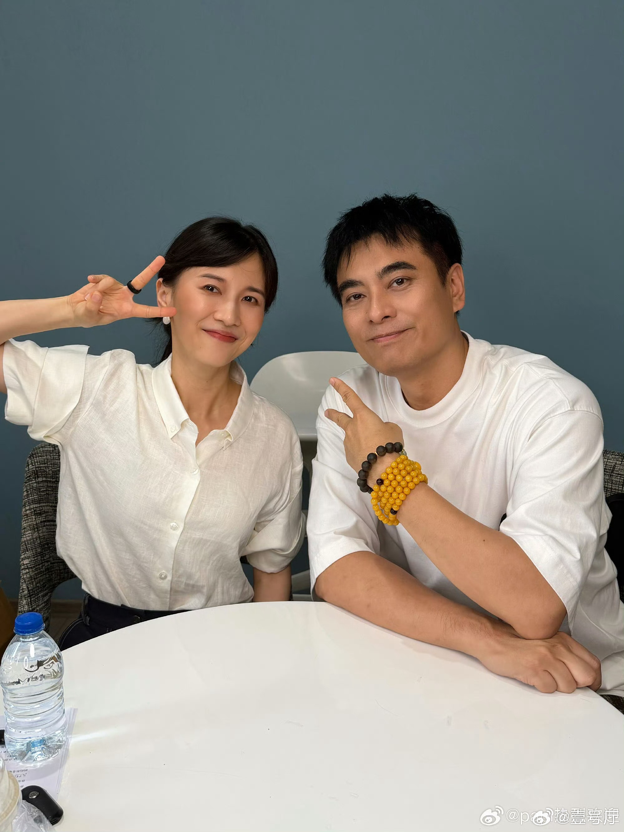 陈龙的包背了15年没洗过陈龙三十出头就没偶像剧拍了娱乐圈里很少见这样随性的艺人，