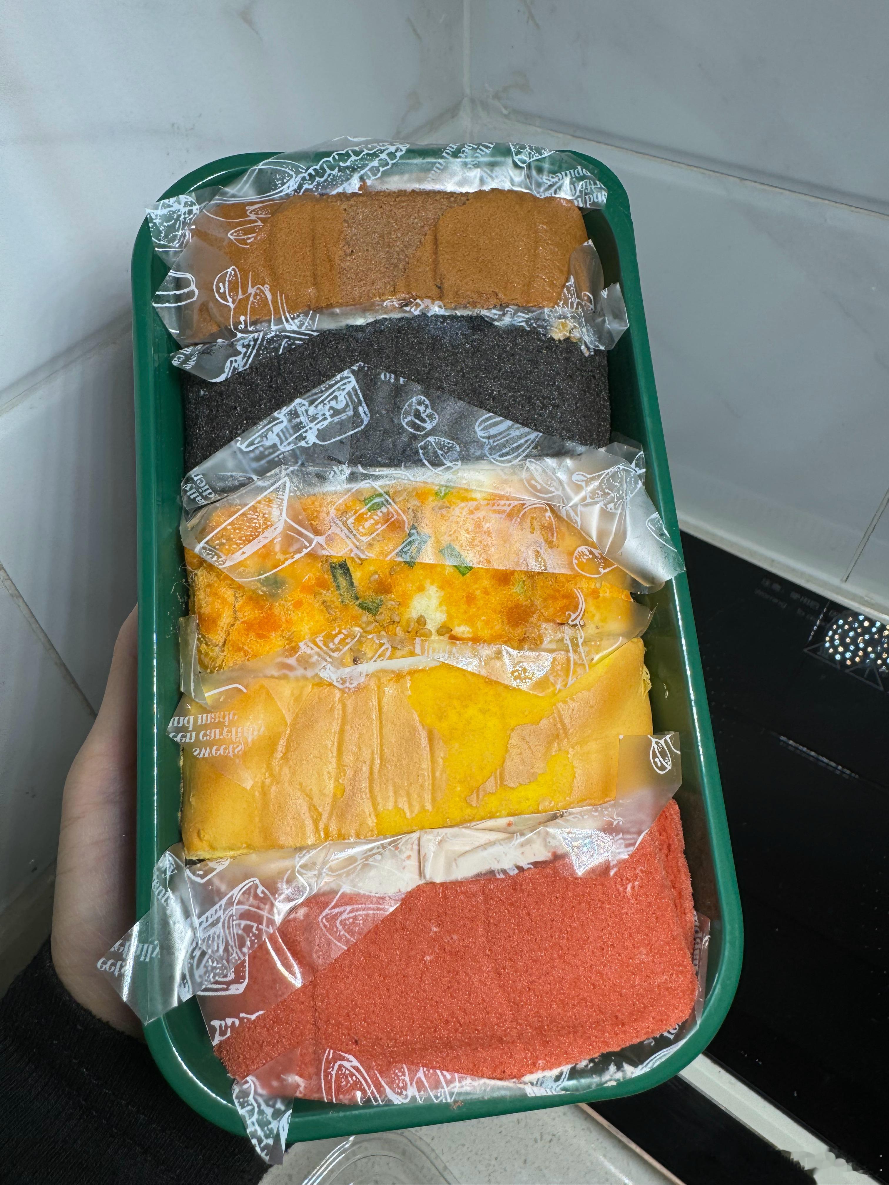 诗江行的十拼蛋糕卷卡朋的蟹柳饭好喜欢那个大蟹柳泸溪河的青团皮子真厚 椒盐花生的好
